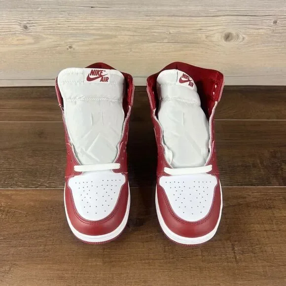 Jordan 1 Retro High OG Artisinal Team Red (GS) Size 6.5Y/8W FD1437-160 New